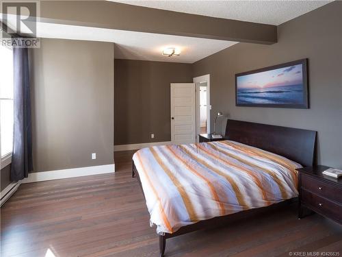 861 5Th Avenue, Fernie, BC - Indoor Photo Showing Bedroom