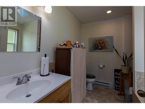 4826 Lazelle Avenue, Terrace, BC - Indoor Photo Showing Bathroom