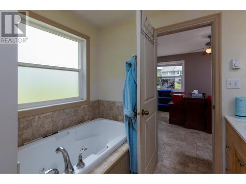 4826 Lazelle Avenue, Terrace, BC - Indoor Photo Showing Bathroom