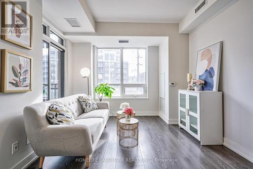 311W - 268 Buchanan Drive, Markham (Unionville), ON - Indoor Photo Showing Living Room