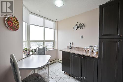 Ph 07 - 30 Malta Avenue, Brampton, ON - Indoor Photo Showing Dining Room