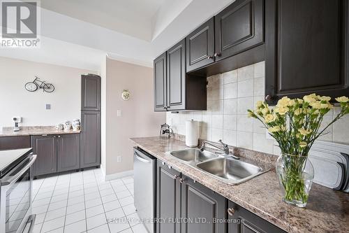 Ph 07 - 30 Malta Avenue, Brampton, ON - Indoor Photo Showing Kitchen With Double Sink With Upgraded Kitchen