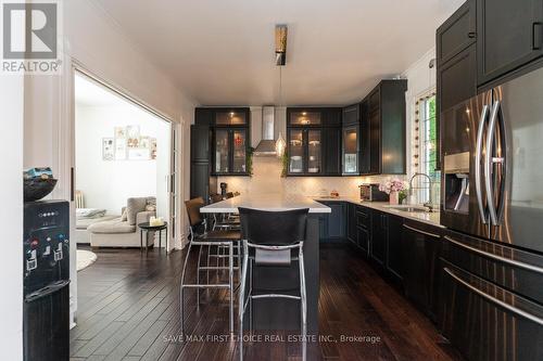 35 Elizabeth Street N, Brampton (Downtown Brampton), ON - Indoor Photo Showing Kitchen With Upgraded Kitchen