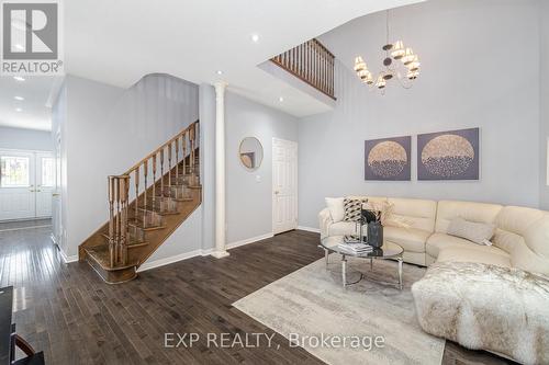 95 Heartview Road, Brampton, ON - Indoor Photo Showing Living Room