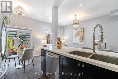 95 Heartview Road, Brampton, ON - Indoor Photo Showing Kitchen With Double Sink With Upgraded Kitchen