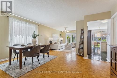 5262 Ruperts Gate, Mississauga, ON - Indoor Photo Showing Dining Room
