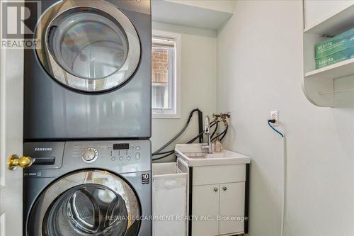 5262 Ruperts Gate, Mississauga, ON - Indoor Photo Showing Laundry Room