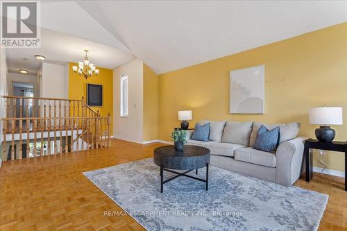 5262 Ruperts Gate, Mississauga, ON - Indoor Photo Showing Living Room