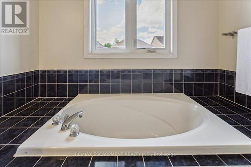 5262 Ruperts Gate, Mississauga, ON - Indoor Photo Showing Bathroom