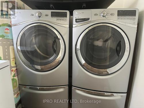 1773 Badgley Drive, Oshawa, ON - Indoor Photo Showing Laundry Room