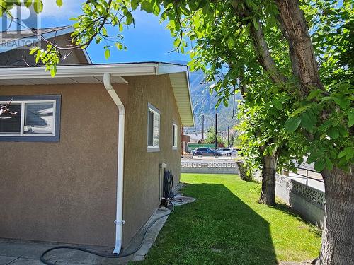 504 7Th Avenue, Keremeos, BC - Outdoor