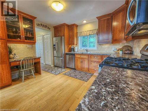 35 Devils Glen Road, Northern Bruce Peninsula, ON - Indoor Photo Showing Kitchen With Double Sink