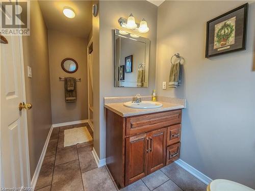 35 Devils Glen Road, Northern Bruce Peninsula, ON - Indoor Photo Showing Bathroom