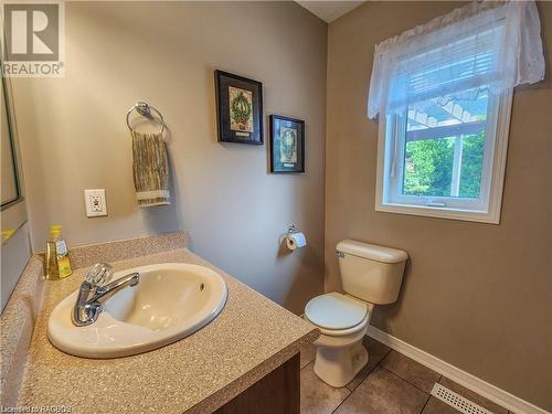 35 Devils Glen Road, Northern Bruce Peninsula, ON - Indoor Photo Showing Bathroom