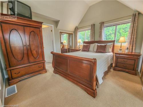 35 Devils Glen Road, Northern Bruce Peninsula, ON - Indoor Photo Showing Bedroom