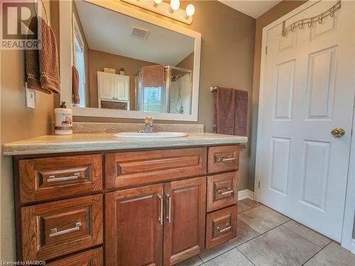 35 Devils Glen Road, Northern Bruce Peninsula, ON - Indoor Photo Showing Bathroom