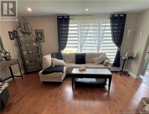 1193 Rue Principale Street, Le Goulet, NB - Indoor Photo Showing Living Room