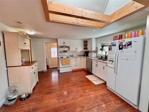 324 Billiter Avenue, Princeton, BC - Indoor Photo Showing Kitchen With Double Sink