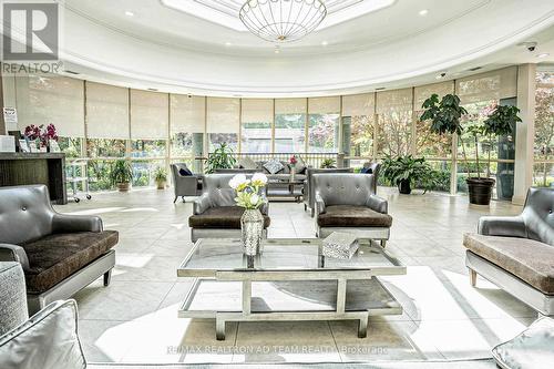 603 - 28 Harrison Garden Boulevard, Toronto, ON - Indoor Photo Showing Living Room