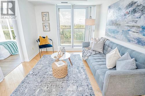 603 - 28 Harrison Garden Boulevard, Toronto, ON - Indoor Photo Showing Living Room