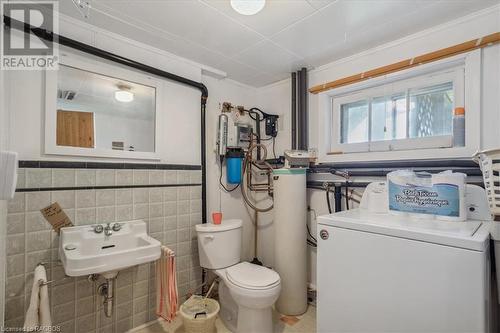 318397 Grey Rd 1, Georgian Bluffs, ON - Indoor Photo Showing Bathroom