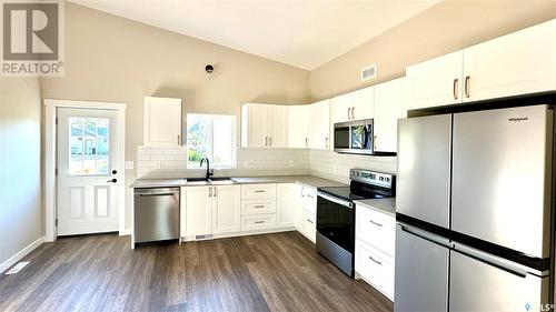 210 Coulthard Street, Conquest, SK - Indoor Photo Showing Kitchen With Upgraded Kitchen