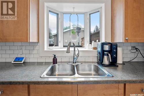 234 Johnson Crescent, Saskatoon, SK - Indoor Photo Showing Kitchen With Double Sink