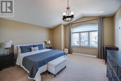 9428 Hendershot Boulevard, Niagara Falls, ON - Indoor Photo Showing Bedroom