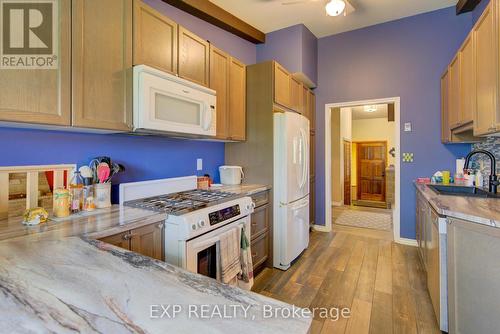 832 Purcell Crescent, Kingston, ON - Indoor Photo Showing Kitchen