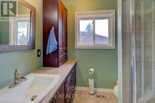 832 Purcell Crescent, Kingston, ON - Indoor Photo Showing Bathroom