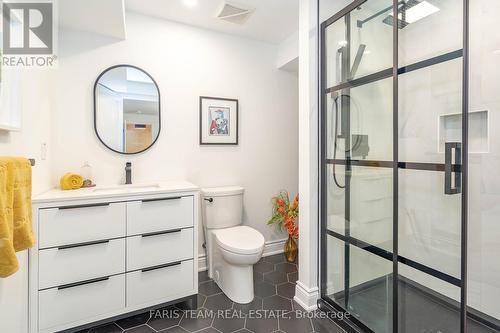 9 Philson Court, Innisfil, ON - Indoor Photo Showing Bathroom