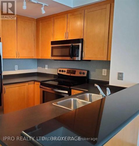 3108 - 3939 Duke Of York Boulevard, Mississauga, ON - Indoor Photo Showing Kitchen With Double Sink