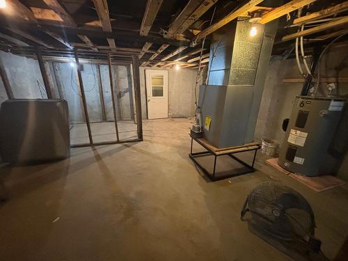 677 65Th Avenue, Grand Forks, BC - Indoor Photo Showing Basement