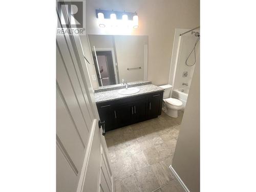 8340 87 Avenue, Fort St. John, BC - Indoor Photo Showing Bathroom