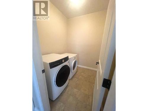 8340 87 Avenue, Fort St. John, BC - Indoor Photo Showing Laundry Room