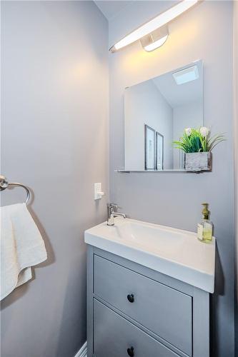 1491 Plains Road W|Unit #11, Burlington, ON - Indoor Photo Showing Bathroom