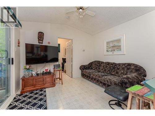 8242 Highway 97A Highway Unit# 13, Sicamous, BC - Indoor Photo Showing Living Room