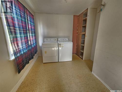 104 Frederick Street, Ogema, SK - Indoor Photo Showing Laundry Room
