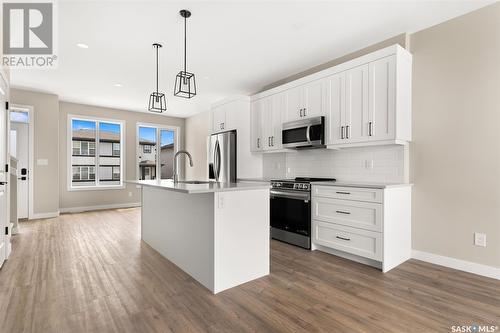 2910 Rochdale Boulevard, Regina, SK - Indoor Photo Showing Kitchen With Upgraded Kitchen