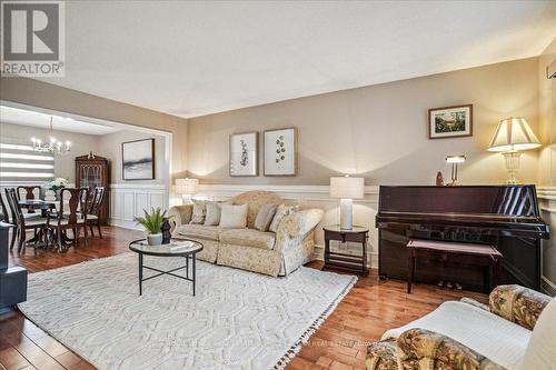 4476 Jenkins Crescent, Mississauga, ON - Indoor Photo Showing Living Room