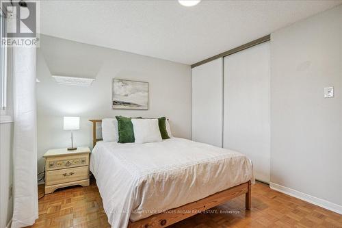 4476 Jenkins Crescent, Mississauga, ON - Indoor Photo Showing Bedroom