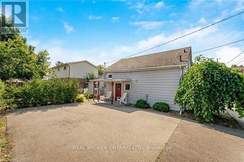 262 Pine Street, Milton, ON - Outdoor