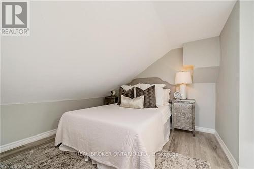 262 Pine Street, Milton, ON - Indoor Photo Showing Bedroom