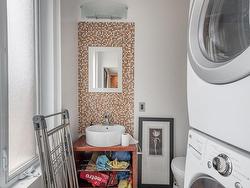 Powder room - 