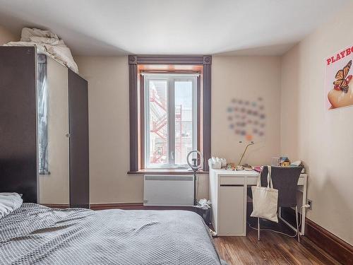 Bedroom - 1333 Rue Ste-Rose, Montréal (Ville-Marie), QC - Indoor Photo Showing Bedroom