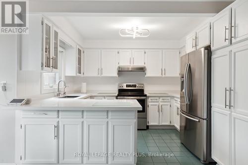 1658 Carolyn Road, Mississauga, ON - Indoor Photo Showing Kitchen With Upgraded Kitchen