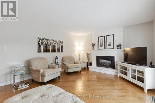 1658 Carolyn Road, Mississauga, ON - Indoor Photo Showing Living Room With Fireplace