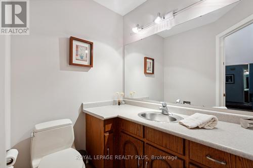 1658 Carolyn Road, Mississauga, ON - Indoor Photo Showing Bathroom