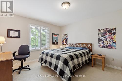 1658 Carolyn Road, Mississauga, ON - Indoor Photo Showing Bedroom