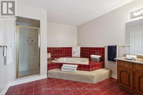1658 Carolyn Road, Mississauga, ON - Indoor Photo Showing Bathroom